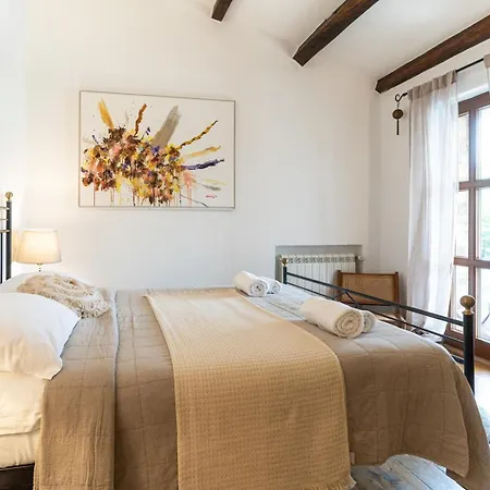 Lotus San Lorenzo Sveti Lovreč Pazenatički