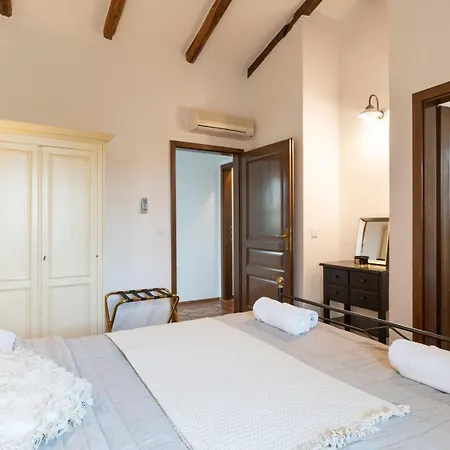 Villa Lotus San Lorenzo *
