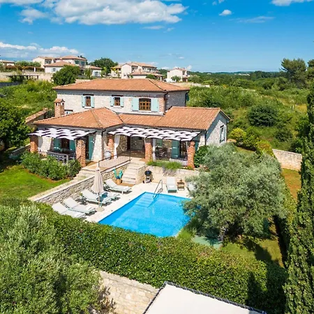 Lotus San Lorenzo * Sveti Lovreč Pazenatički