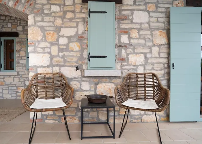 Lotus San Lorenzo Sveti Lovreč Pazenatički