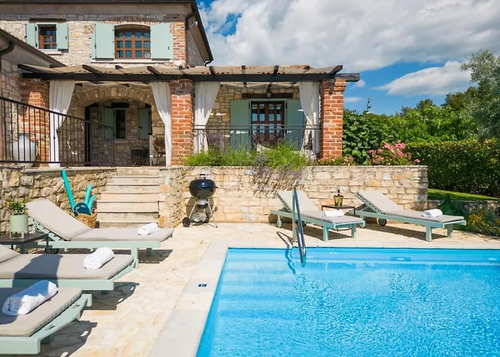 Lotus San Lorenzo Villa *